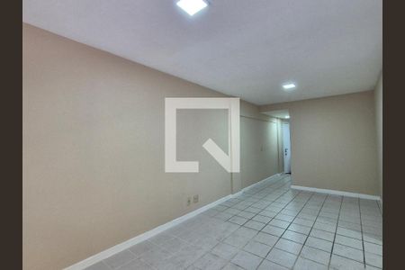 Apartamento à venda com 80m², 2 quartos e 2 vagas Apartamento à venda com 80m², 2 quartos e 2 vagasSala
