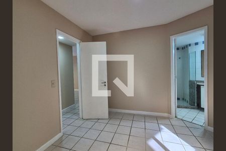 Apartamento à venda com 80m², 2 quartos e 2 vagas Apartamento à venda com 80m², 2 quartos e 2 vagasQuarto