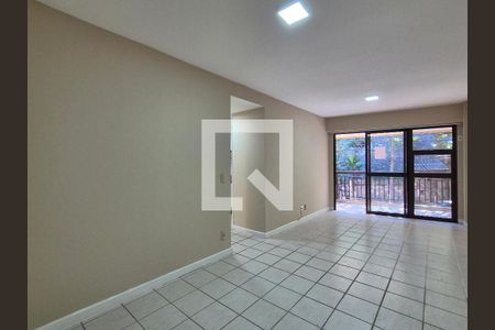 Apartamento à venda com 80m², 2 quartos e 2 vagas Apartamento à venda com 80m², 2 quartos e 2 vagasSala