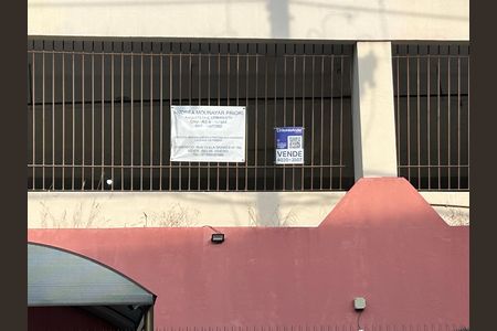 Apartamento à venda com 67m², 2 quartos e 2 vagasFachada + placa