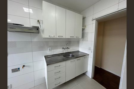 Apartamento à venda com 67m², 2 quartos e 2 vagasCozinha