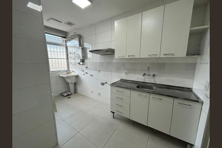 Apartamento à venda com 67m², 2 quartos e 2 vagasCozinha