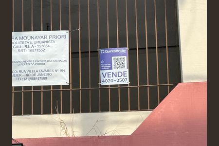 Apartamento à venda com 67m², 2 quartos e 2 vagasFachada + placa