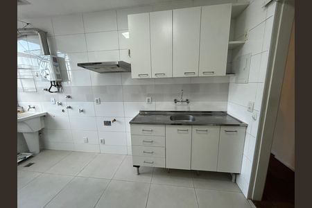 Apartamento à venda com 67m², 2 quartos e 2 vagasCozinha