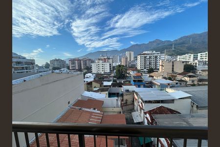 Apartamento à venda com 67m², 2 quartos e 2 vagasVista da varanda da sala