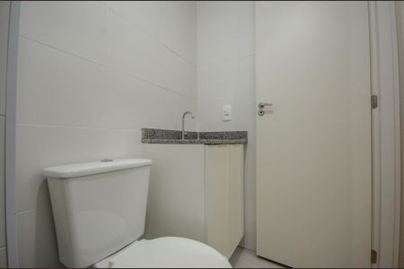 Apartamento para alugar com 36m², 2 quartos e sem vaga Apartamento para alugar com 36m², 2 quartos e sem vagaBanheiro