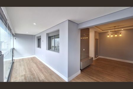 Apartamento para alugar com 67m², 2 quartos e 2 vagas Apartamento para alugar com 67m², 2 quartos e 2 vagasVaranda