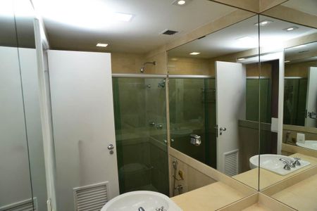 Apartamento à venda com 170m², 3 quartos e 2 vagasBanheiro Social