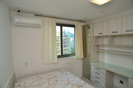 Apartamento à venda com 170m², 3 quartos e 2 vagasQuarto 2