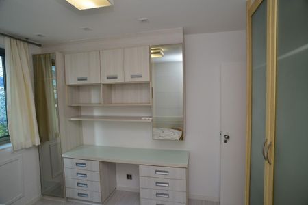 Apartamento à venda com 170m², 3 quartos e 2 vagasQuarto 2
