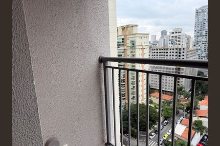 Varanda de kitnet/studio para alugar com 1 quarto, 33m² em Campo Belo, São Paulo