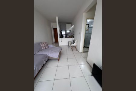 Apartamento para alugar com 70m², 2 quartos e 1 vagaSala