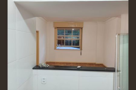 Sala de apartamento para alugar com 2 quartos, 68m² em Centro, Petrópolis