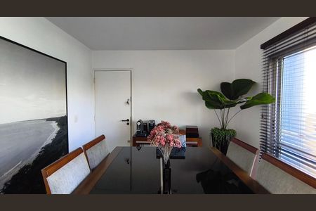 Apartamento à venda com 100m², 3 quartos e 2 vagasSala