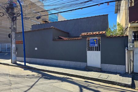 Casa para alugar com 360m², 3 quartos e sem vaga Casa para alugar com 360m², 3 quartos e sem vagaFachada + placa