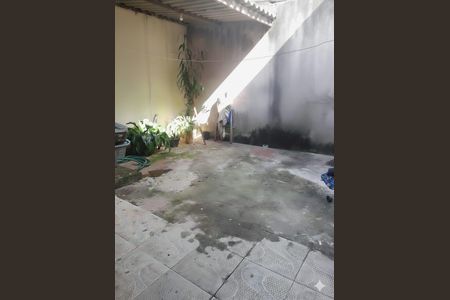 Casa para alugar com 120m², 2 quartos e 2 vagas Casa para alugar com 120m², 2 quartos e 2 vagasQuintal