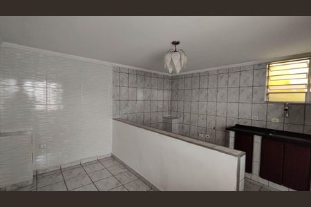 Casa para alugar com 200m², 3 quartos e 4 vagas Casa para alugar com 200m², 3 quartos e 4 vagasSala / cozinha (edícula)