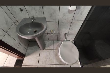 Casa para alugar com 200m², 3 quartos e 4 vagas Casa para alugar com 200m², 3 quartos e 4 vagasBanheiro 2 (edícula)