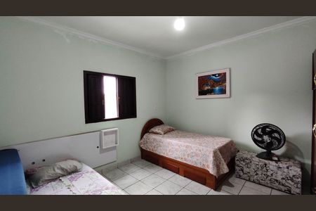 Casa para alugar com 200m², 3 quartos e 4 vagas Casa para alugar com 200m², 3 quartos e 4 vagasQuarto 1