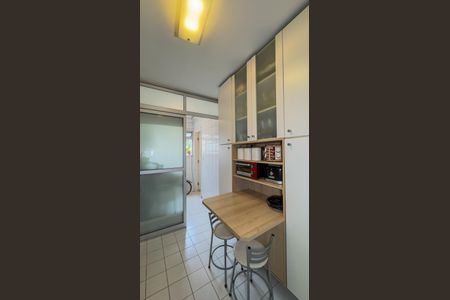 Apartamento para alugar com 78m², 3 quartos e 1 vaga Apartamento para alugar com 78m², 3 quartos e 1 vagaCozinha e Área de Serviço