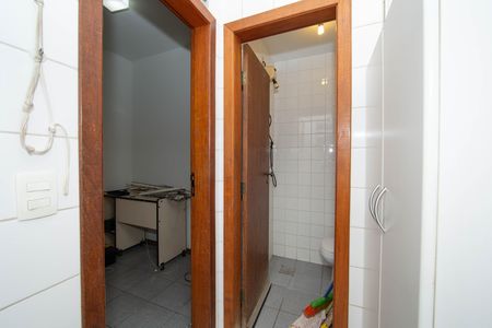 Apartamento à venda com 100m², 3 quartos e 2 vagas Apartamento à venda com 100m², 3 quartos e 2 vagasQUARTO E BANHO DE EMPREGADA