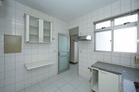 Apartamento à venda com 100m², 3 quartos e 2 vagas Apartamento à venda com 100m², 3 quartos e 2 vagasCOZINHA