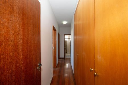 CORREDOR de apartamento à venda com 3 quartos, 100m² em Grajaú, Belo Horizonte