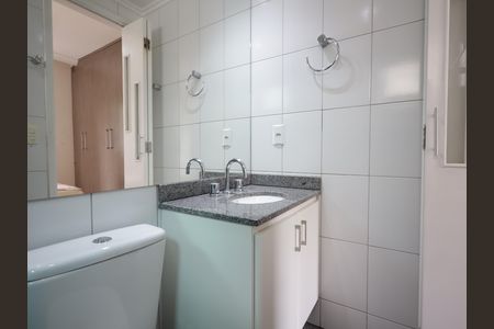 Apartamento à venda com 69m², 3 quartos e 2 vagasBanheiro da Suíte