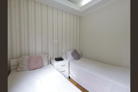 Apartamento à venda com 69m², 3 quartos e 2 vagasQuarto 2