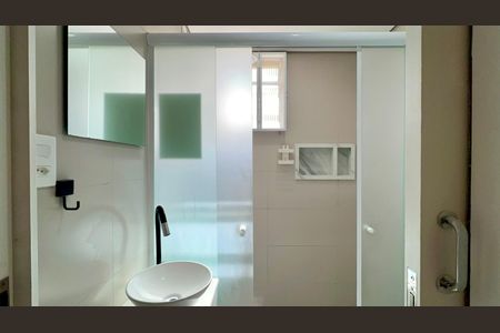 Apartamento para alugar com 65m², 3 quartos e sem vaga Apartamento para alugar com 65m², 3 quartos e sem vagaBanheiro