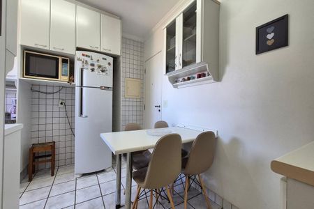 Apartamento à venda com 97m², 3 quartos e 2 vagas Apartamento à venda com 97m², 3 quartos e 2 vagasCozinha