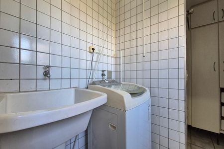 Apartamento à venda com 97m², 3 quartos e 2 vagas Apartamento à venda com 97m², 3 quartos e 2 vagasÁrea de Serviço