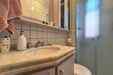Apartamento à venda com 97m², 3 quartos e 2 vagas Apartamento à venda com 97m², 3 quartos e 2 vagasBanheiro
