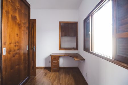 Casa para alugar com 200m², 4 quartos e 2 vagas Casa para alugar com 200m², 4 quartos e 2 vagasQuarto 1