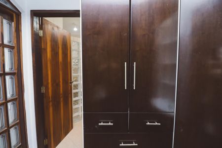Casa para alugar com 200m², 4 quartos e 2 vagas Casa para alugar com 200m², 4 quartos e 2 vagasCloset da suíte