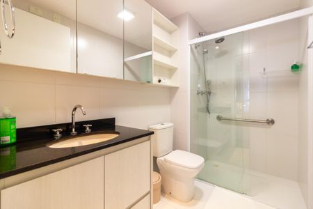 Banheiro de kitnet/studio à venda com 1 quarto, 36m² em Pinheiros, São Paulo