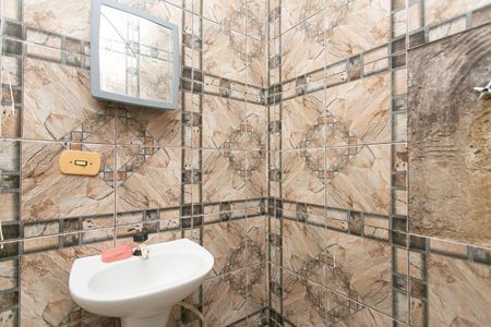 Casa para alugar com 40m², 1 quarto e 1 vaga Casa para alugar com 40m², 1 quarto e 1 vagaBanheiro