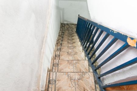 Casa para alugar com 40m², 1 quarto e 1 vaga Casa para alugar com 40m², 1 quarto e 1 vagaEscada