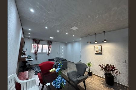 Casa à venda com 125m², 2 quartos e 6 vagasSala