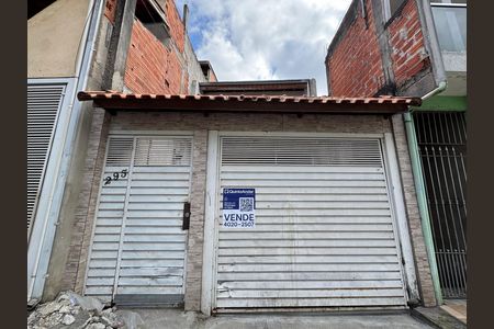 Casa à venda com 125m², 2 quartos e 6 vagasFachada com PLACA