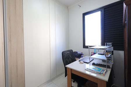 Apartamento à venda com 80m², 3 quartos e 2 vagasQuarto 3