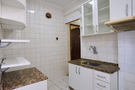 Apartamento para alugar com 90m², 2 quartos e 1 vaga Apartamento para alugar com 90m², 2 quartos e 1 vagaCozinha e Área de Serviço