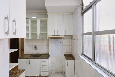 Apartamento para alugar com 90m², 2 quartos e 1 vaga Apartamento para alugar com 90m², 2 quartos e 1 vagaCozinha e Área de Serviço