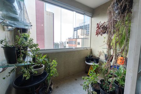 Apartamento à venda com 132m², 4 quartos e 1 vaga Apartamento à venda com 132m², 4 quartos e 1 vagaSacada