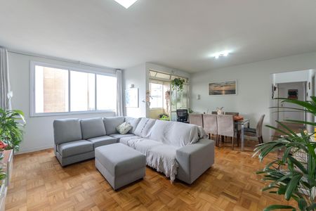 Apartamento à venda com 132m², 4 quartos e 1 vaga Apartamento à venda com 132m², 4 quartos e 1 vagaSala