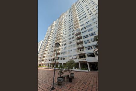 Apartamento à venda com 132m², 4 quartos e 1 vaga Apartamento à venda com 132m², 4 quartos e 1 vagaFachada