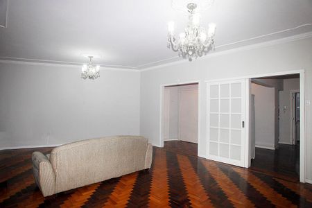 Sala 1 de apartamento para alugar com 3 quartos, 150m² em Petrópolis, Porto Alegre