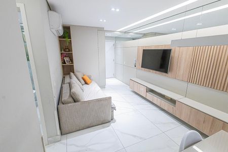 Sala de apartamento à venda com 3 quartos, 70m² em Planalto, Belo Horizonte
