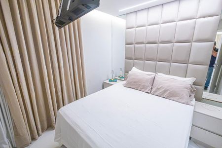 Apartamento à venda com 70m², 3 quartos e 2 vagasQuarto 1/ suite
