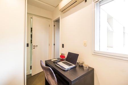 Apartamento à venda com 144m², 2 quartos e 2 vagas Apartamento à venda com 144m², 2 quartos e 2 vagasEscritório